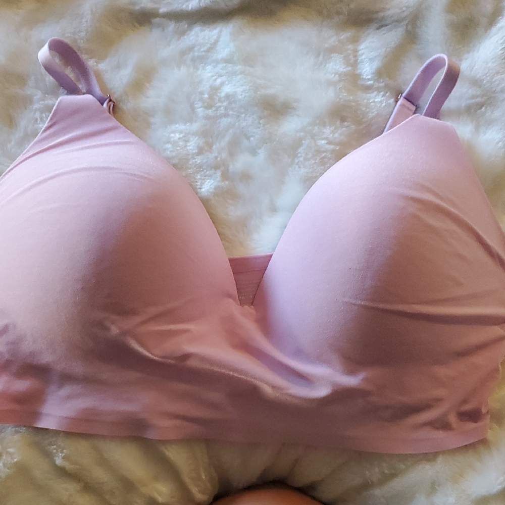 Victoria's Secret Wireless Padded Pull On Bra